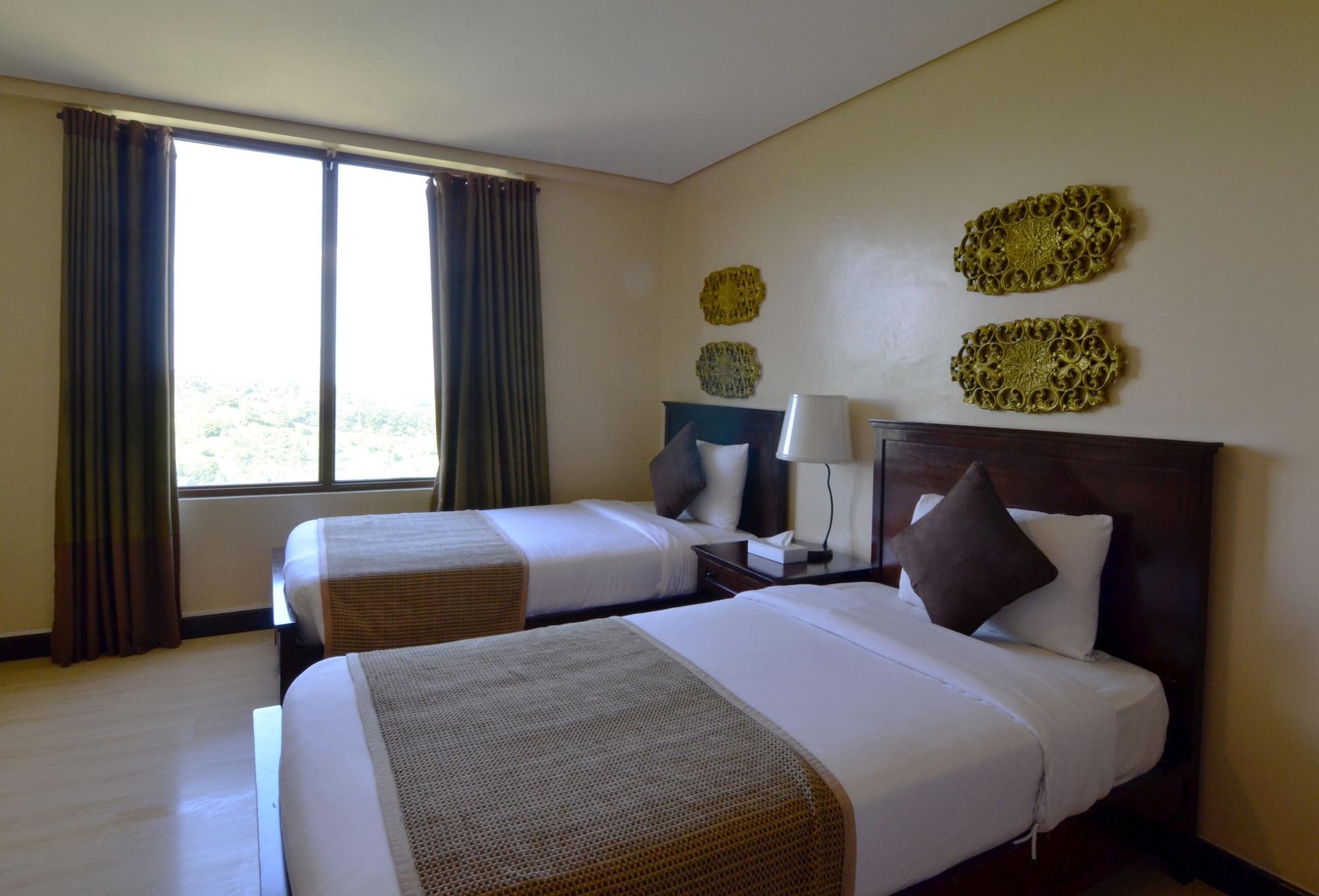 Crosswinds Resort Suites Тагайтай Экстерьер фото
