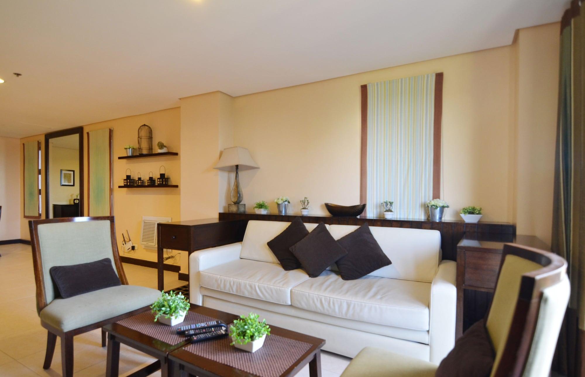 Crosswinds Resort Suites Тагайтай Экстерьер фото