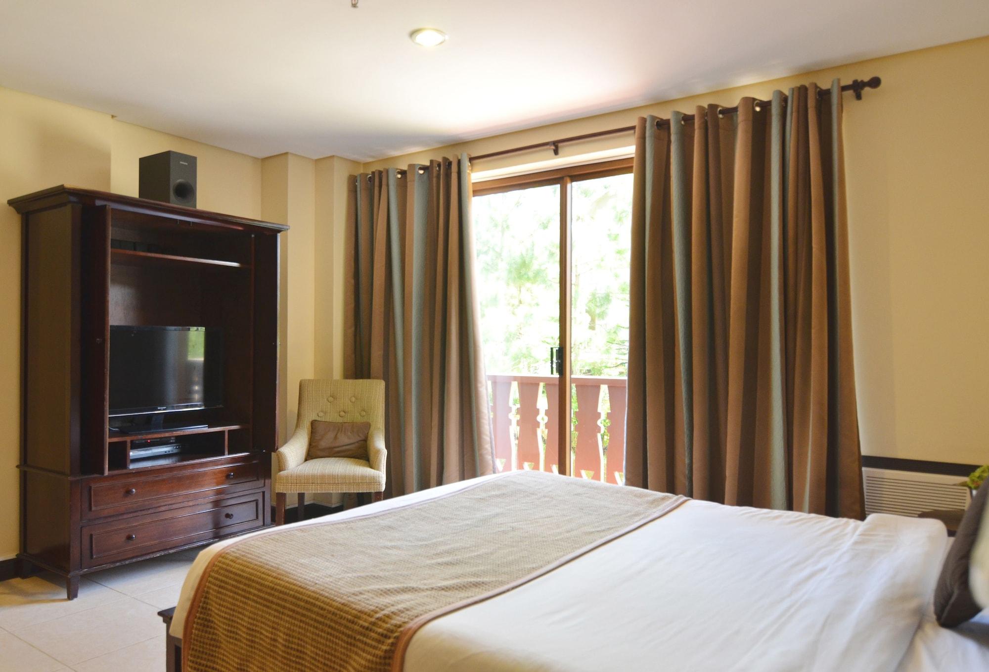 Crosswinds Resort Suites Тагайтай Экстерьер фото