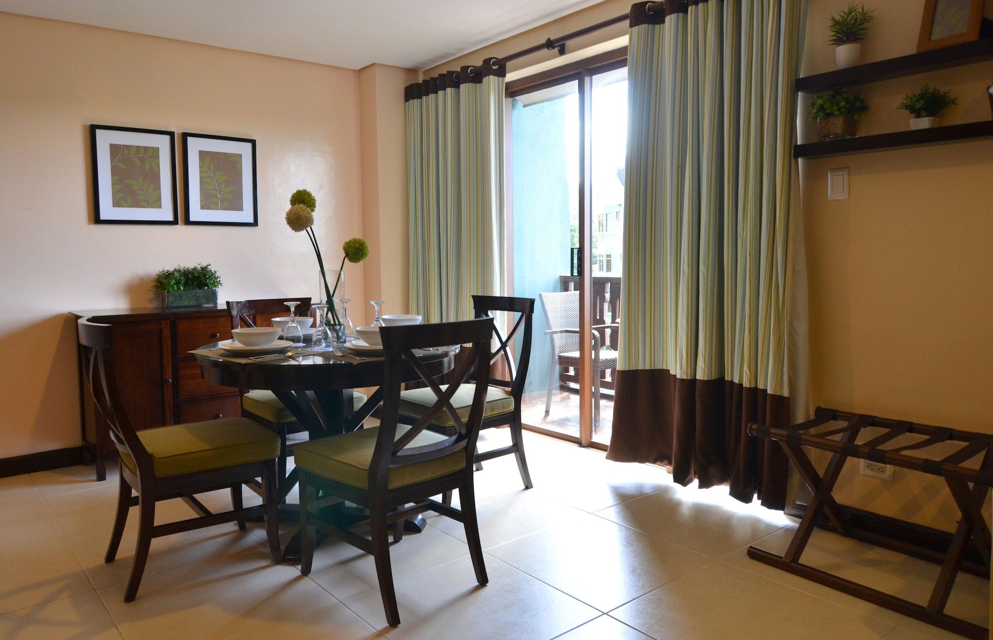 Crosswinds Resort Suites Тагайтай Экстерьер фото