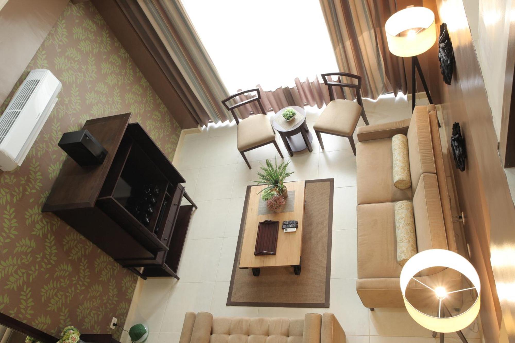 Crosswinds Resort Suites Тагайтай Экстерьер фото