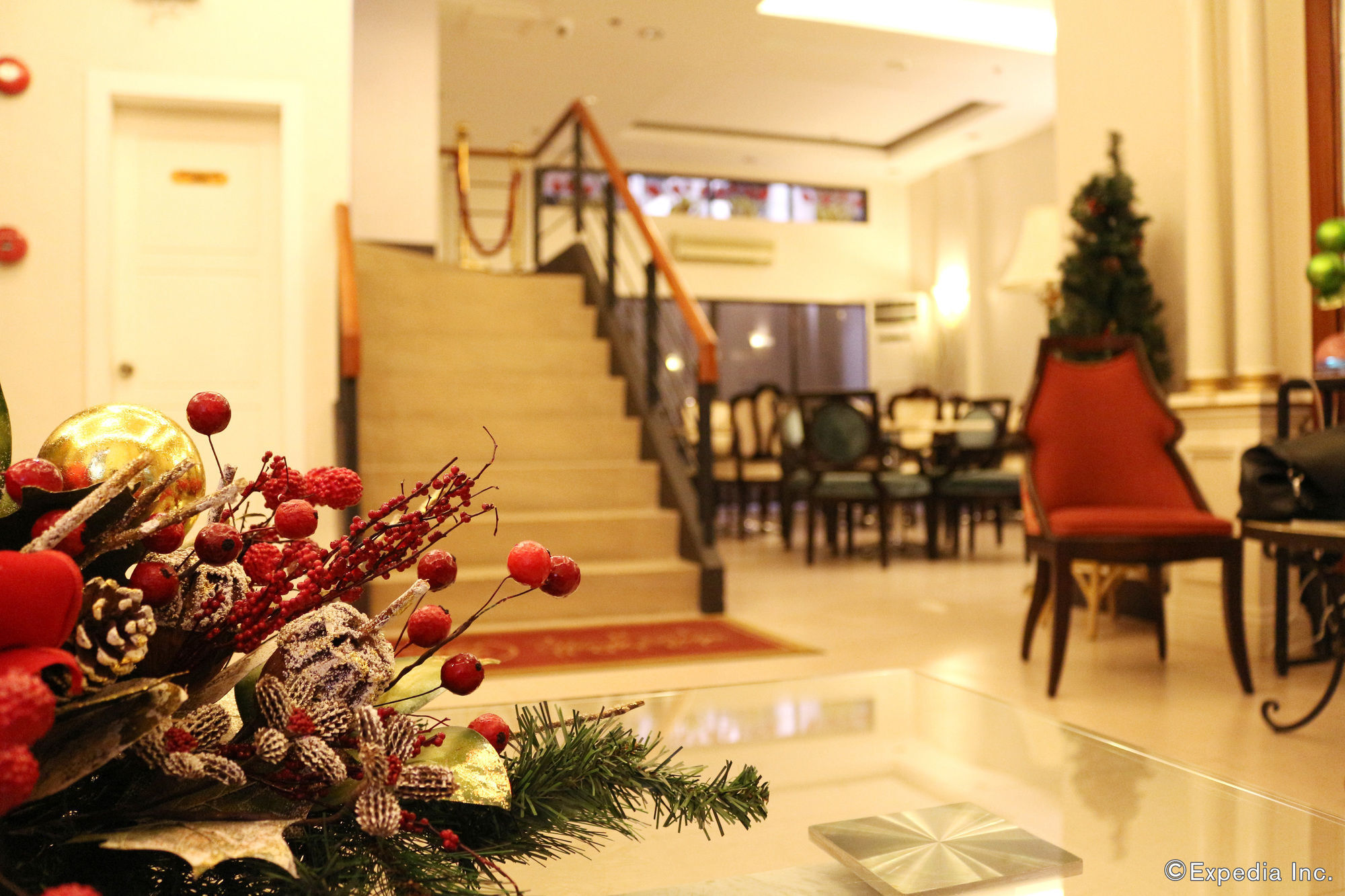 Crosswinds Resort Suites Тагайтай Экстерьер фото